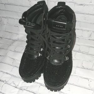 buzzer boot steve madden